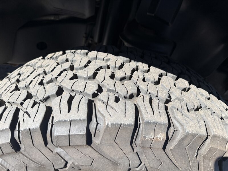 Used 2015 Jeep Wrangler Unlimited Rubicon w/ Connectivity Group AWD/4WD image 10