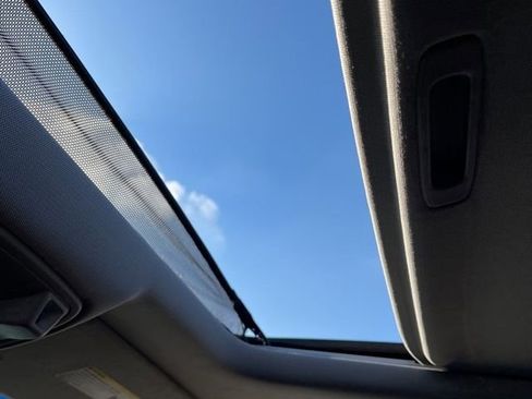 Used 2015 Cadillac Escalade ESV Premium image 15