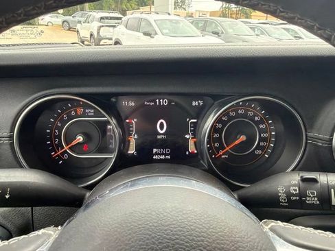Used 2019 Jeep Wrangler Unlimited Sahara AWD/4WD image 21