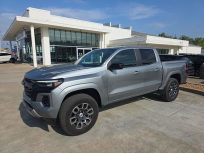 Used 2024 Chevrolet Colorado Z71 w/ Z71 Convenience Package 2