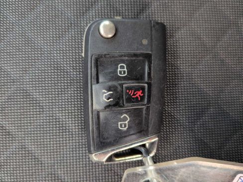 Used 2021 Volkswagen Tiguan S FWD image 33