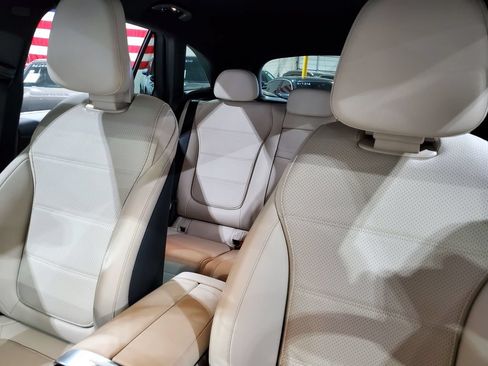 Used 2023 Mercedes-Benz GLC 300 image 36