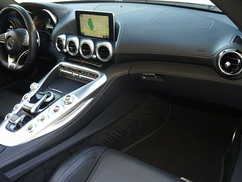 Used 2018 Mercedes-Benz AMG GT Roadster image 5