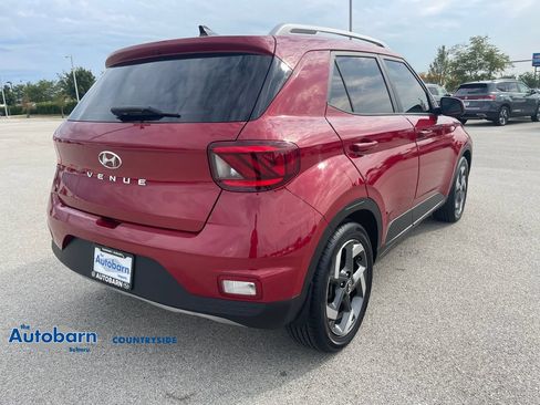 Used 2021 Hyundai Venue SEL FWD image 5