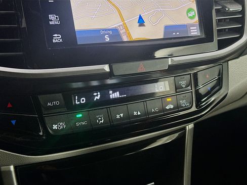 Used 2016 Honda Accord Touring image 23