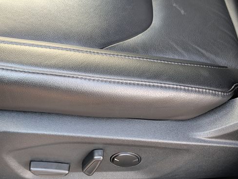 Used 2021 Ford Edge Titanium image 11