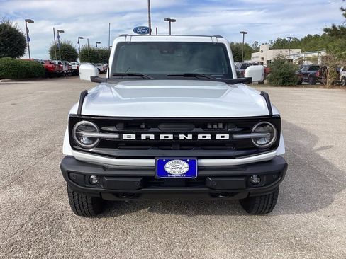 New 2025 Ford Bronco Outer Banks image 2