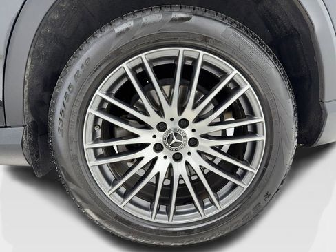 Used 2024 Mercedes-Benz GLC 300 4MATIC image 44