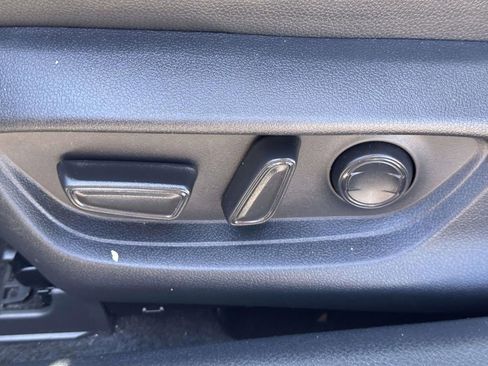 Used 2025 Toyota Camry XLE FWD image 19