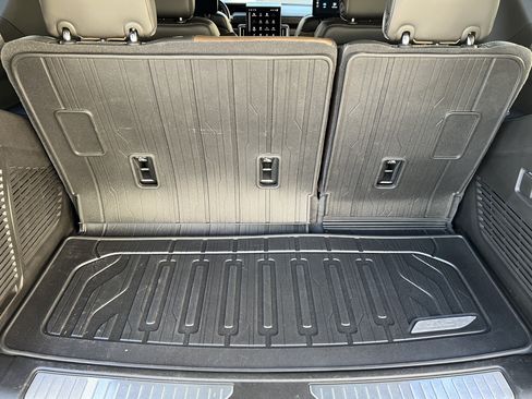 Used 2026 GMC Yukon Denali Ultimate AWD/4WD image 19