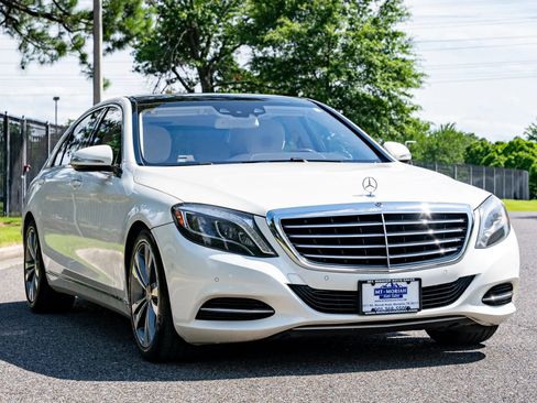 Used 2017 Mercedes-Benz S 550 4MATIC Sedan image 3