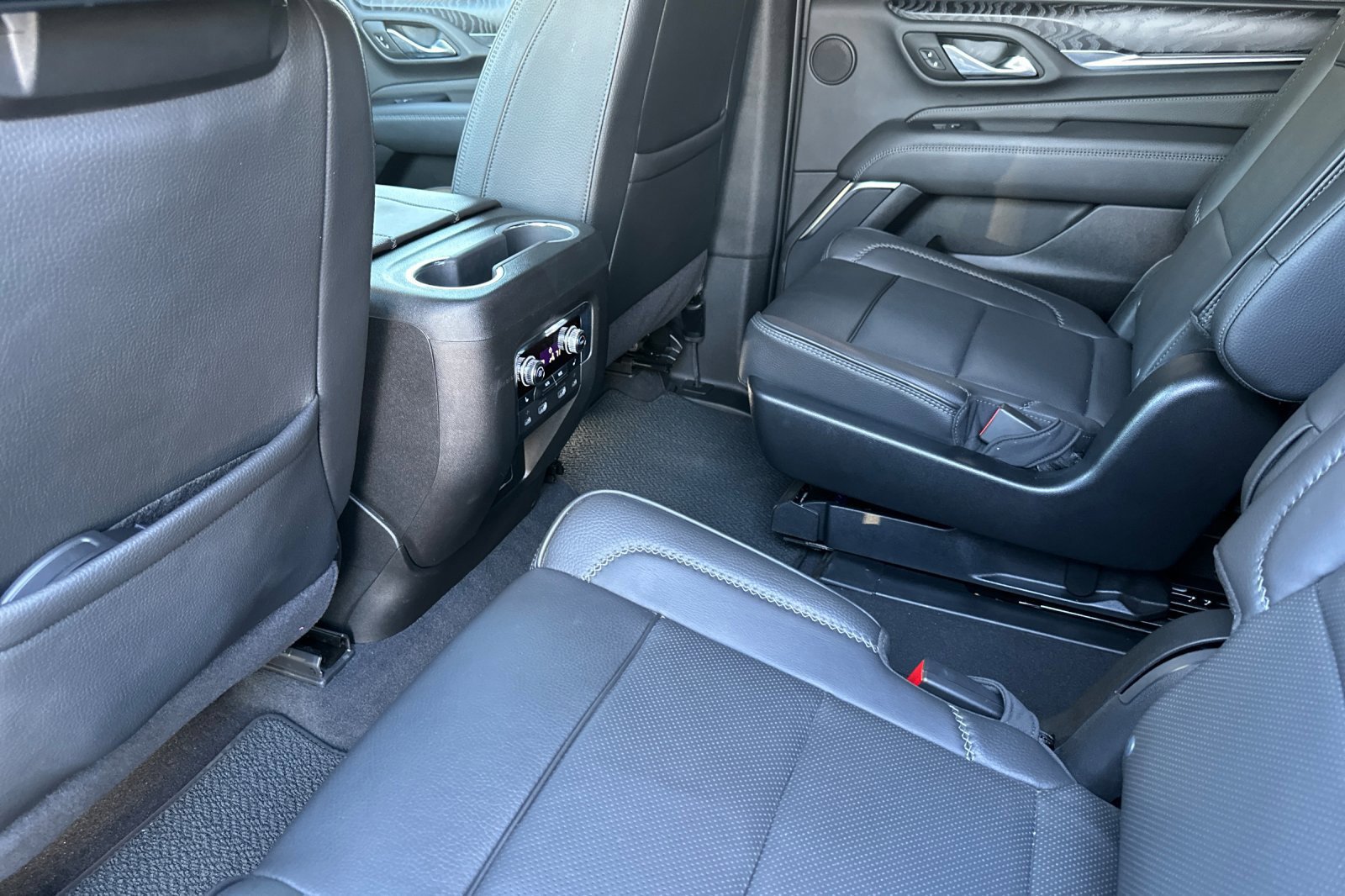 Certified 2024 GMC Yukon Denali w/ Advanced Technology Package AWD/4WD image 13