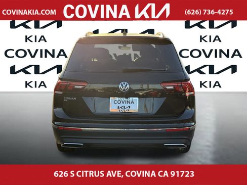 Used 2021 Volkswagen Tiguan SE w/ Panoramic Sunroof Package image 7