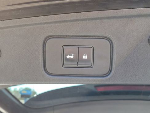 Used 2022 Nissan Pathfinder Platinum w/ Cargo Package image 13