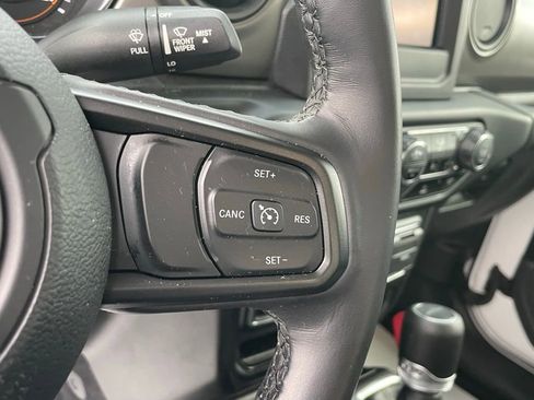 Used 2022 Jeep Gladiator Sport AWD/4WD image 32