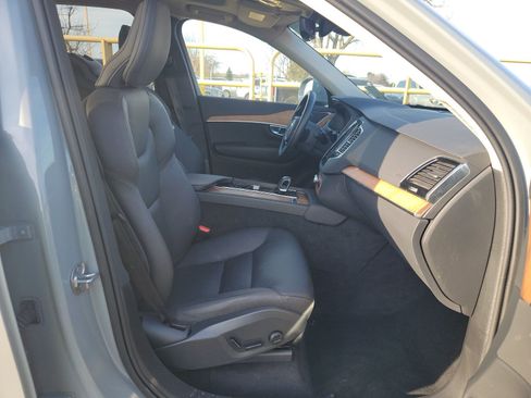Used 2025 Volvo XC90 B5 Plus w/ Protection Package Premier AWD/4WD image 11