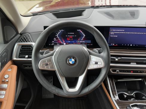 Certified 2025 BMW X7 xDrive40i AWD/4WD image 18