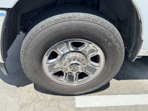 Used 2021 RAM 2500 Tradesman w/ Chrome Appearance Group RWD image 16