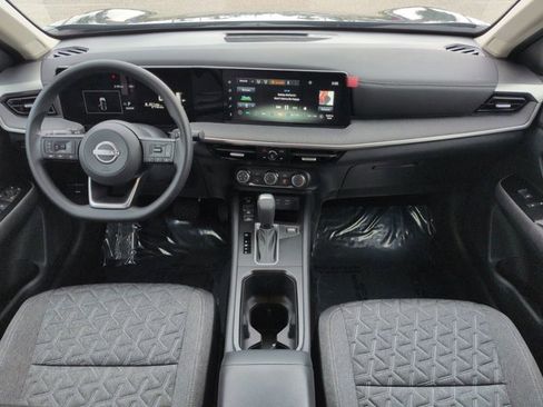 Used 2025 Nissan Kicks SV FWD image 11