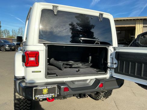 Used 2021 Jeep Wrangler Unlimited Rubicon image 25