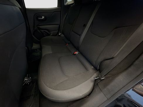 Used 2018 Jeep Renegade Altitude w/ UConnect 8.4 Nav Group image 13