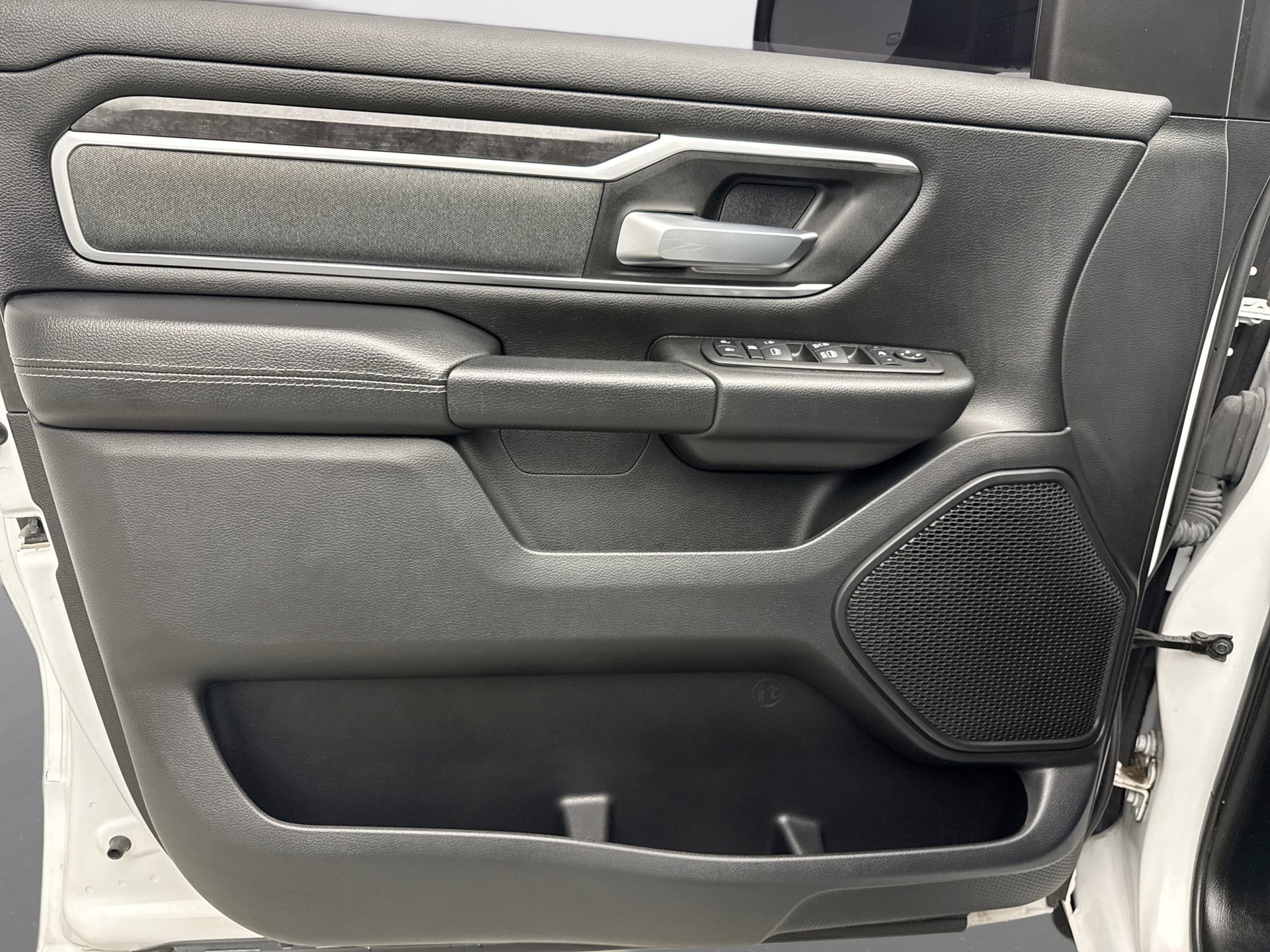 Used 2023 RAM 1500 Big Horn AWD/4WD image 9