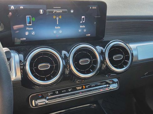 Used 2026 Mercedes-Benz GLB 250 4MATIC image 26