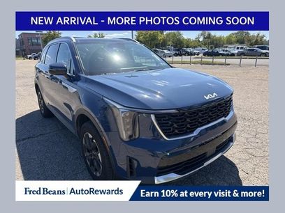 Used 2025 Kia Sorento S w/ Panoramic Sunroof Package