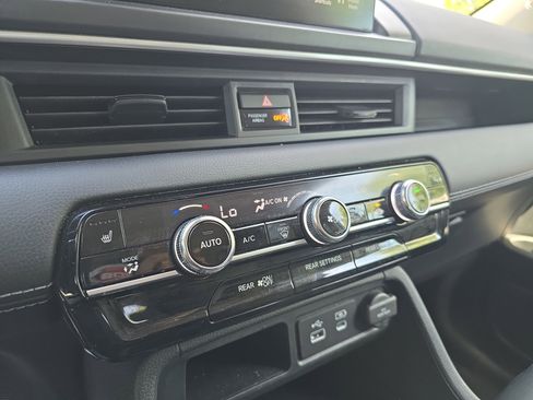 Used 2025 Honda Pilot EX-L image 23