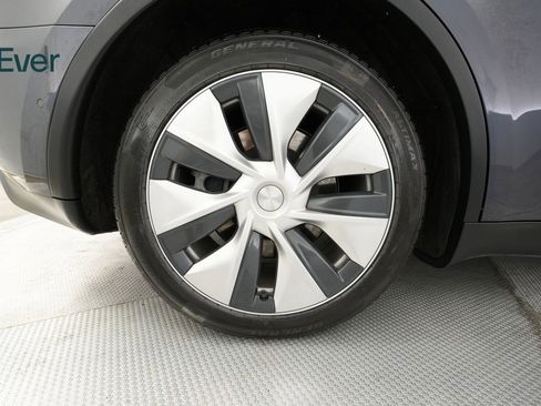 Used 2020 Tesla Model Y Performance image 19