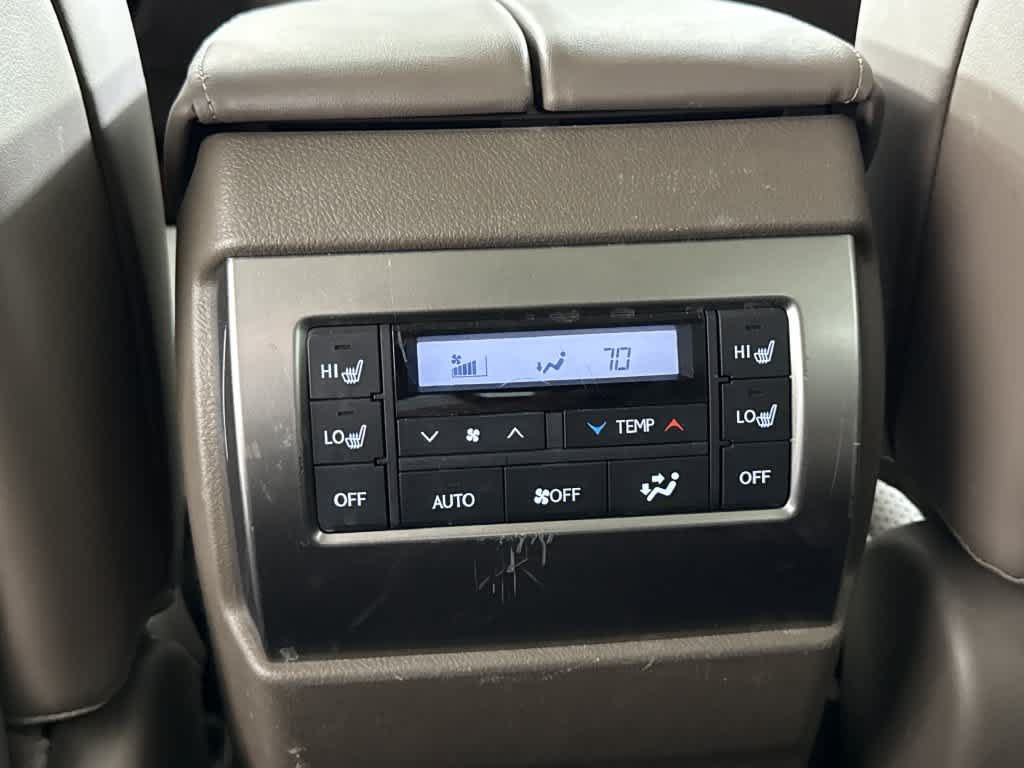 Used 2023 Lexus GX 460 Luxury w/ Sport Design Package AWD/4WD image 27