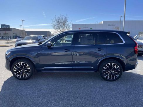 New 2026 Volvo XC90 T8 Plus w/ Protection Package Premier image 27