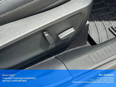 Used 2020 Ford Escape Titanium FWD image 27