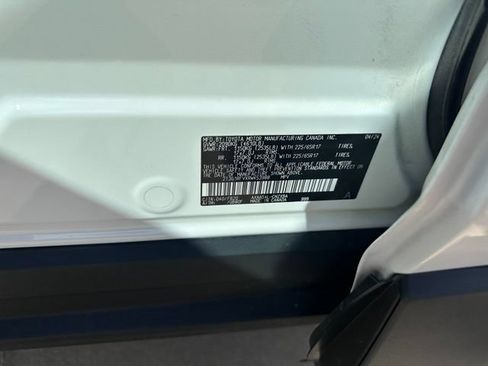 Used 2024 Toyota RAV4 LE AWD/4WD image 31