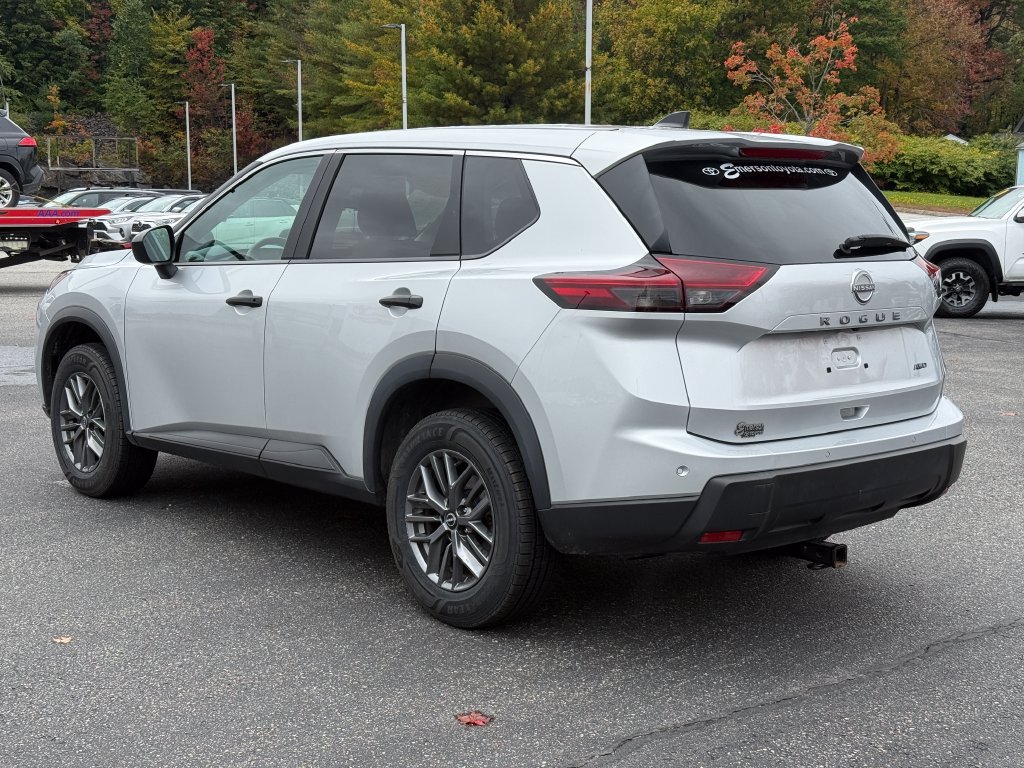 Used 2025 Nissan Rogue S AWD/4WD image 3