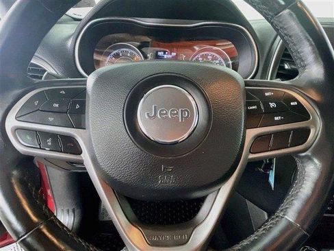 Used 2019 Jeep Cherokee Latitude w/ Cold Weather Group AWD/4WD image 14
