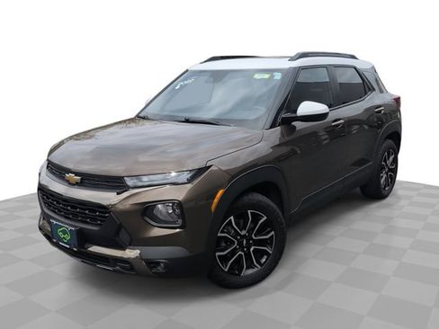 Used 2022 Chevrolet TrailBlazer ACTIV w/ Sun and Liftgate Package FWD image 1