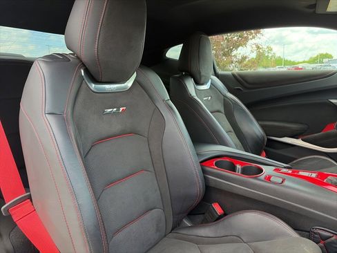 Used 2019 Chevrolet Camaro ZL1 RWD image 31