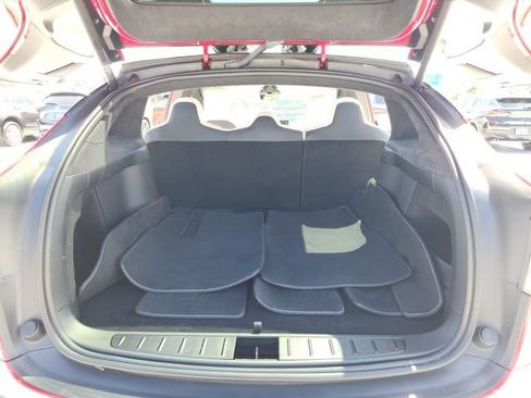 Used 2022 Tesla Model X image 21