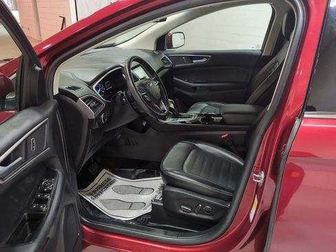 Used 2018 Ford Edge SEL w/ Equipment Group 201A AWD/4WD image 17