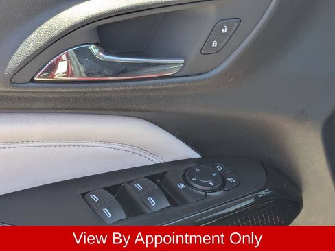 Used 2025 Chevrolet Trax LT w/ LT Convenience Package FWD image 13