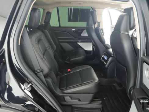 Certified 2022 Lincoln Aviator Reserve w/ Equipment Group 201A image 13