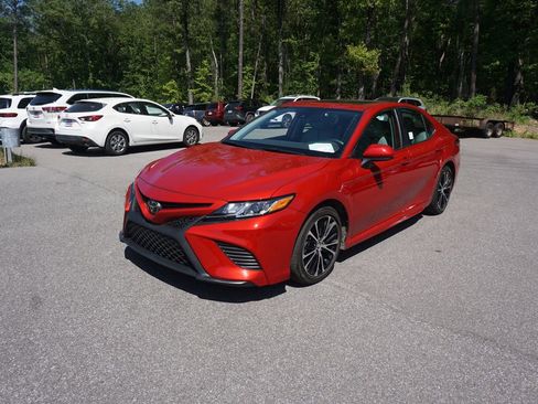 Used 2019 Toyota Camry SE image 24