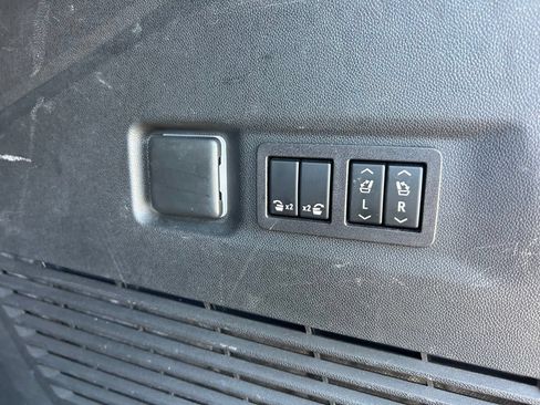 Used 2024 Chevrolet Suburban RST w/ Luxury Package RWD image 50