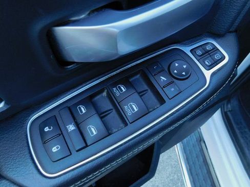 Certified 2024 RAM 2500 Big Horn AWD/4WD image 12