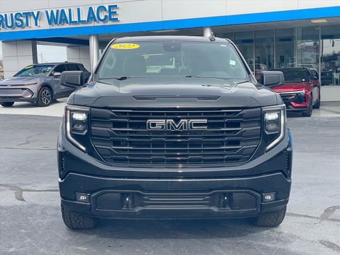 Used 2022 GMC Sierra 1500 Elevation image 2