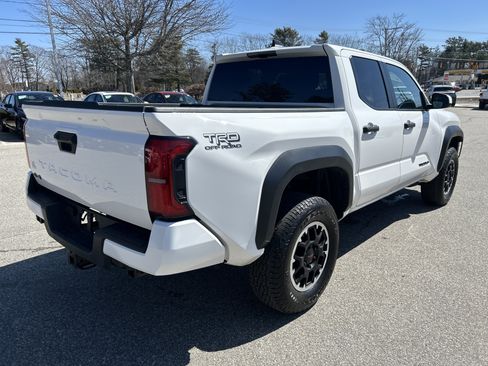 Used 2024 Toyota Tacoma TRD Off-Road AWD/4WD image 5