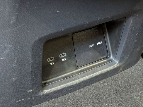 Used 2025 Volkswagen Atlas SE w/ Panoramic Sunroof Package image 26