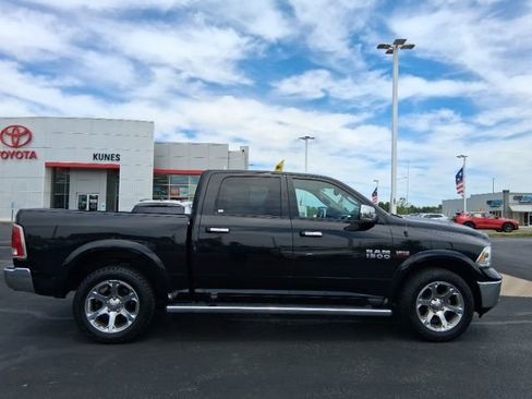 Used 2017 RAM 1500 Laramie w/ Convenience Group AWD/4WD image 4