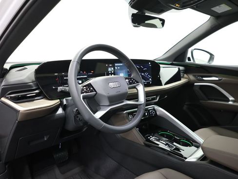 Used 2025 Audi Q5 Premium w/ Convenience Package AWD/4WD image 15